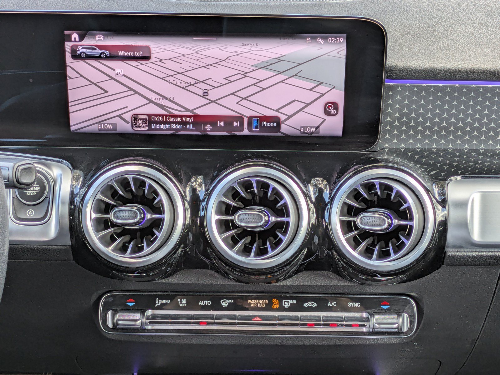 Used 2025 Mercedes-Benz GLB 250 w/ Exclusive Package image 16