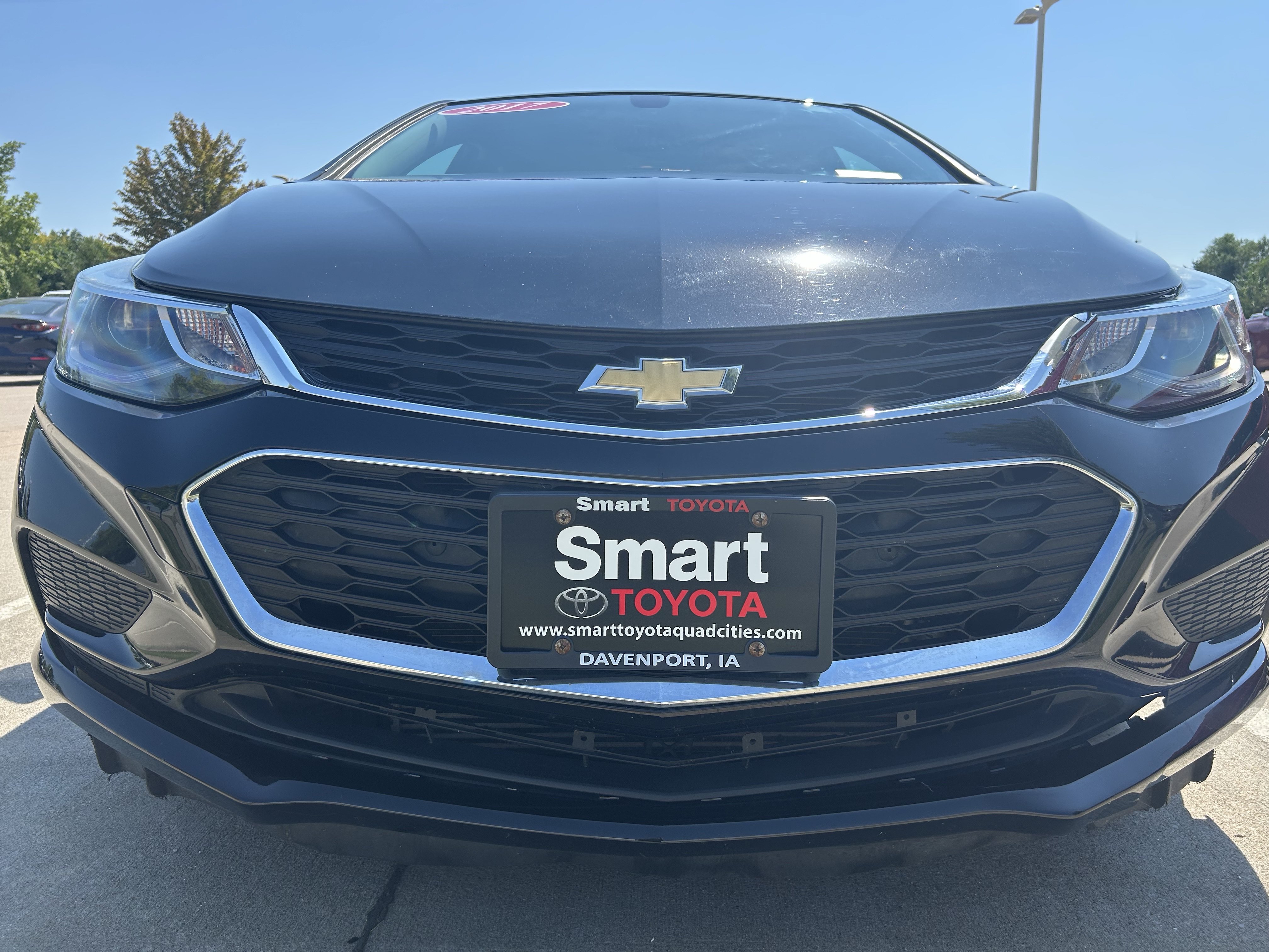 Used 2017 Chevrolet Cruze LT w/ Sun And Sound Package FWD image 7