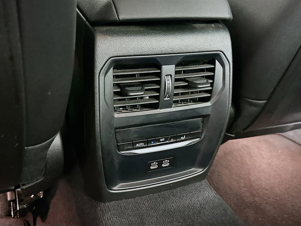 Used 2024 BMW 330i xDrive Sedan w/ Premium Package image 33