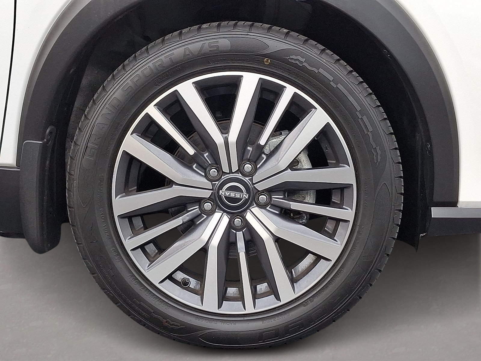 Used 2024 Nissan Kicks SV FWD image 8