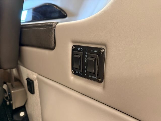 New 2023 Ford Transit 250 Medium Roof AWD w/ Exterior Upgrade Package image 9
