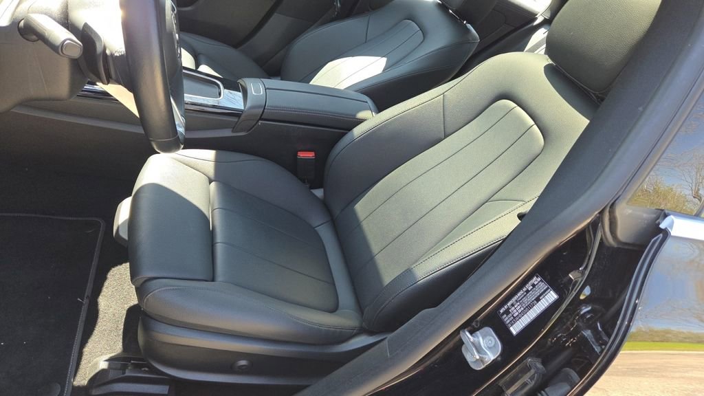 Used 2025 Mercedes-Benz CLA 250 4MATIC image 29