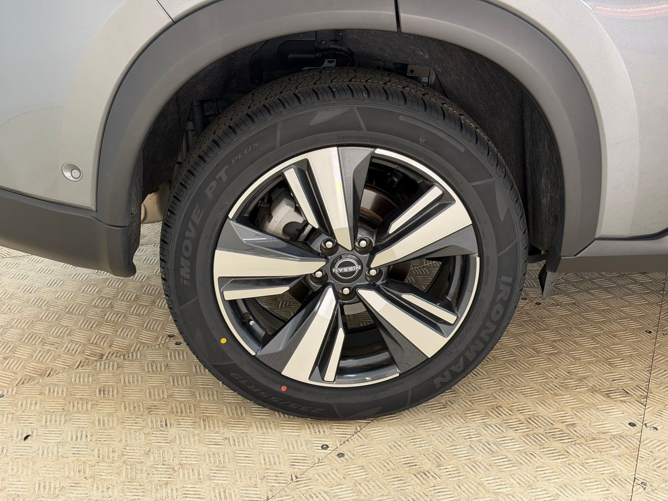Used 2026 Nissan Rogue SL FWD image 12