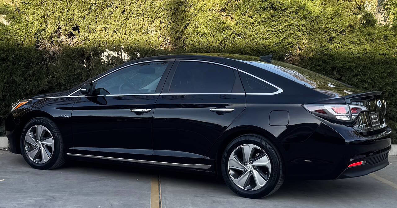 Used 2017 Hyundai Sonata Limited image 6