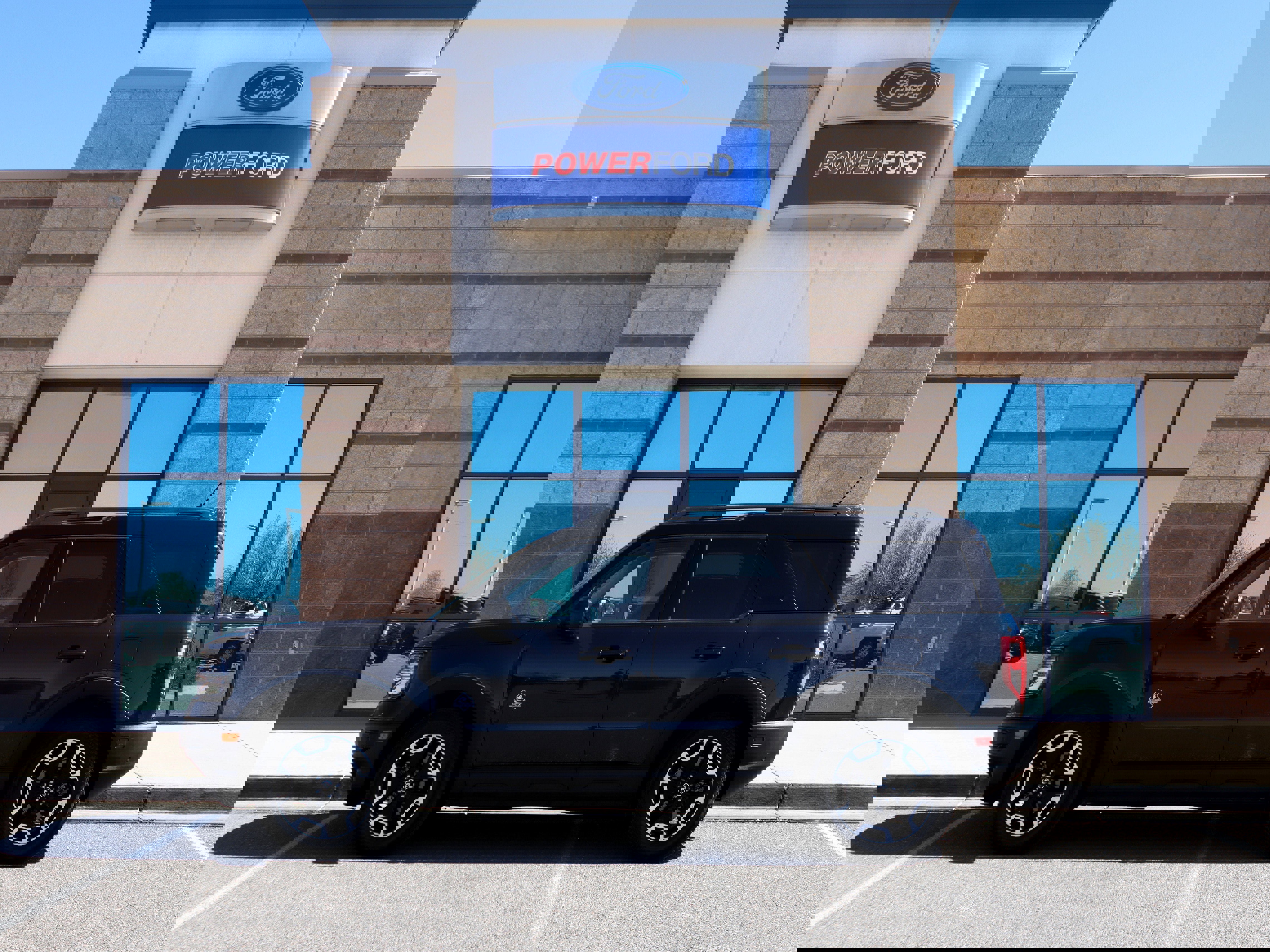 Used 2021 Ford Bronco Sport Outer Banks image 9