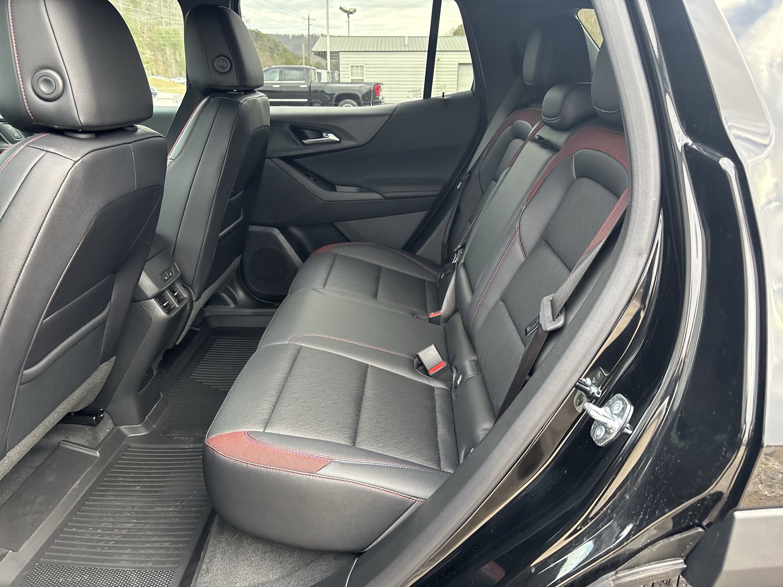 New 2026 Chevrolet Equinox RS w/ Convenience Package III FWD image 24