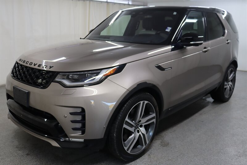 Used 2021 Land Rover Discovery HSE R-Dynamic AWD/4WD image 3