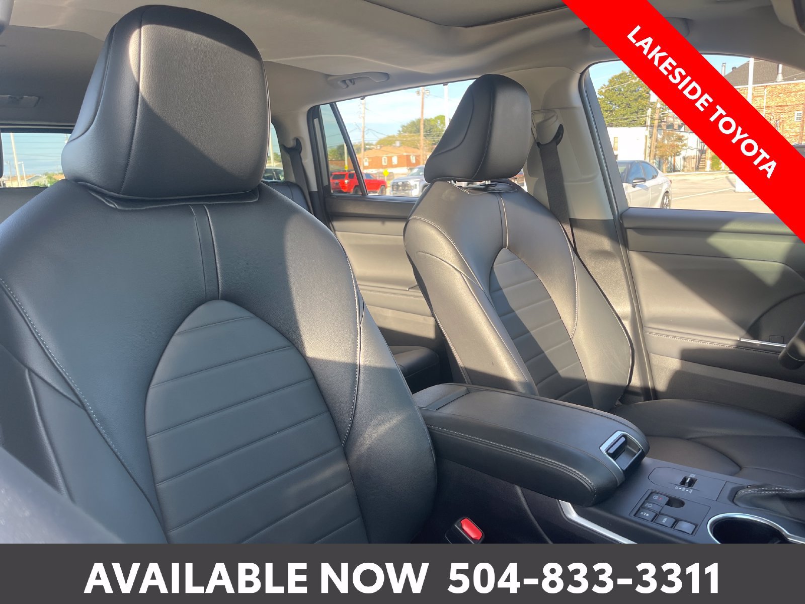 Used 2024 Toyota Highlander XLE FWD image 14