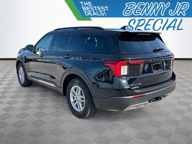 Used 2025 Ford Explorer Active w/ Active Comfort Package image 5