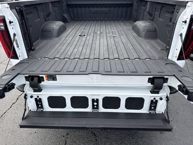 Used 2025 GMC Sierra 3500 SLT w/ SLT Convenience Package AWD/4WD image 28
