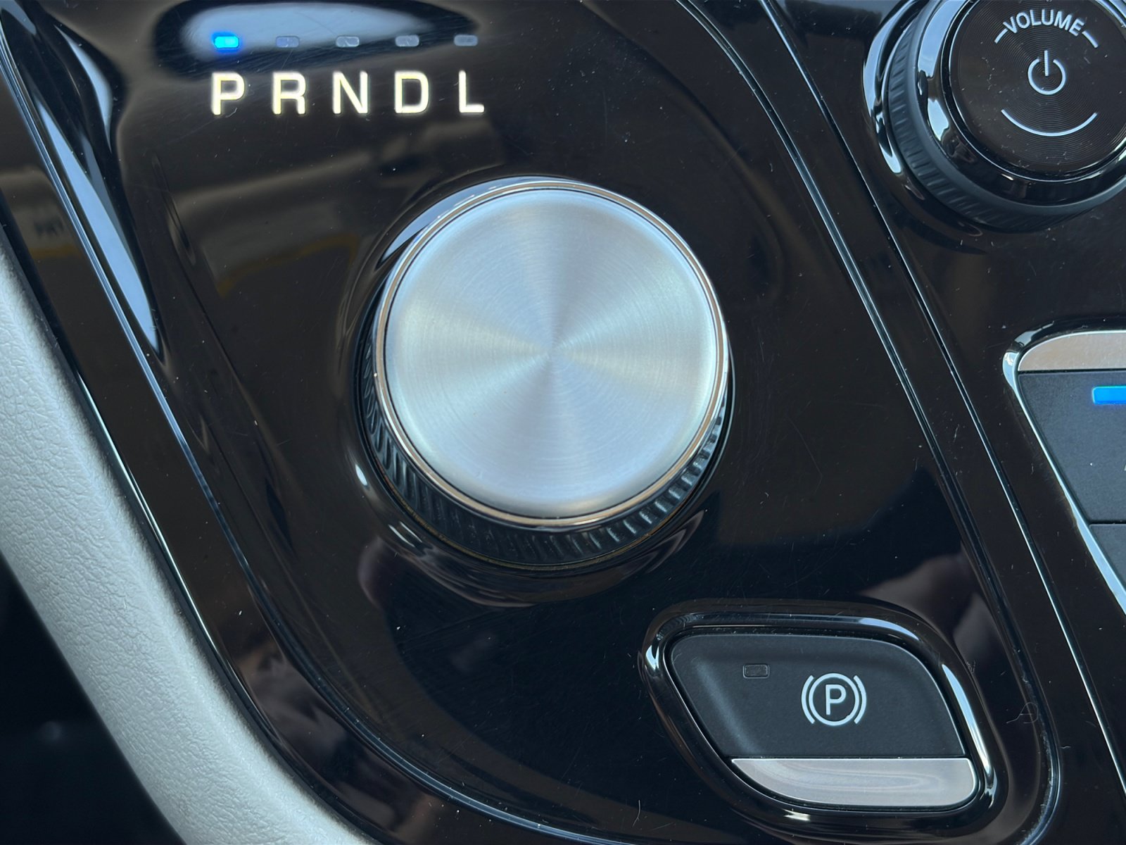 Used 2023 Chrysler Pacifica Touring-L FWD image 19