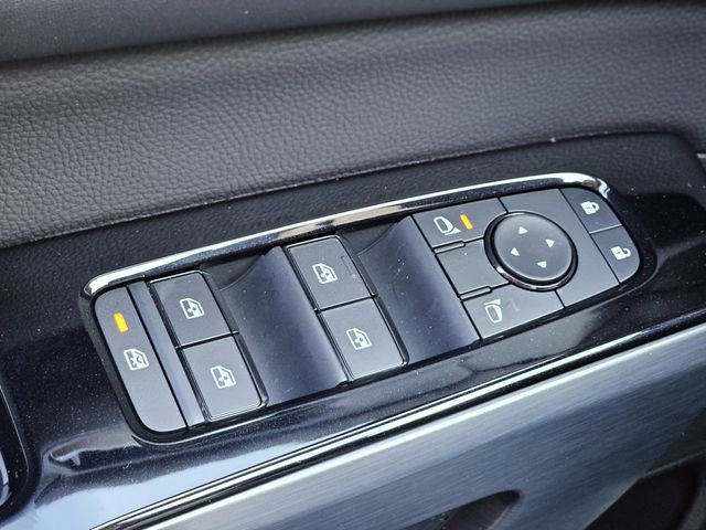 New 2025 Nissan Pathfinder SL w/ Black Appearance Package image 20