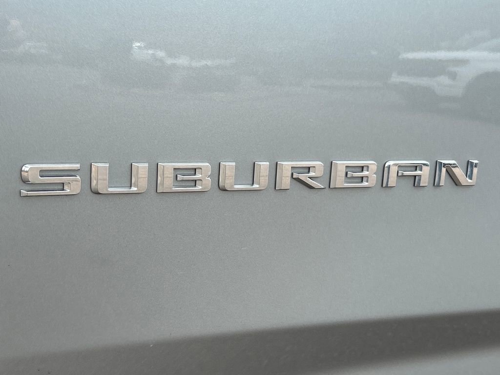 Used 2024 Chevrolet Suburban LS image 30