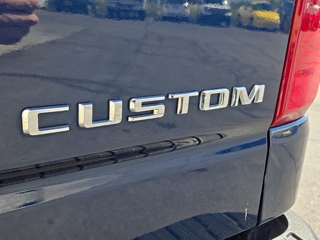 Used 2023 Chevrolet Silverado 1500 Custom image 10