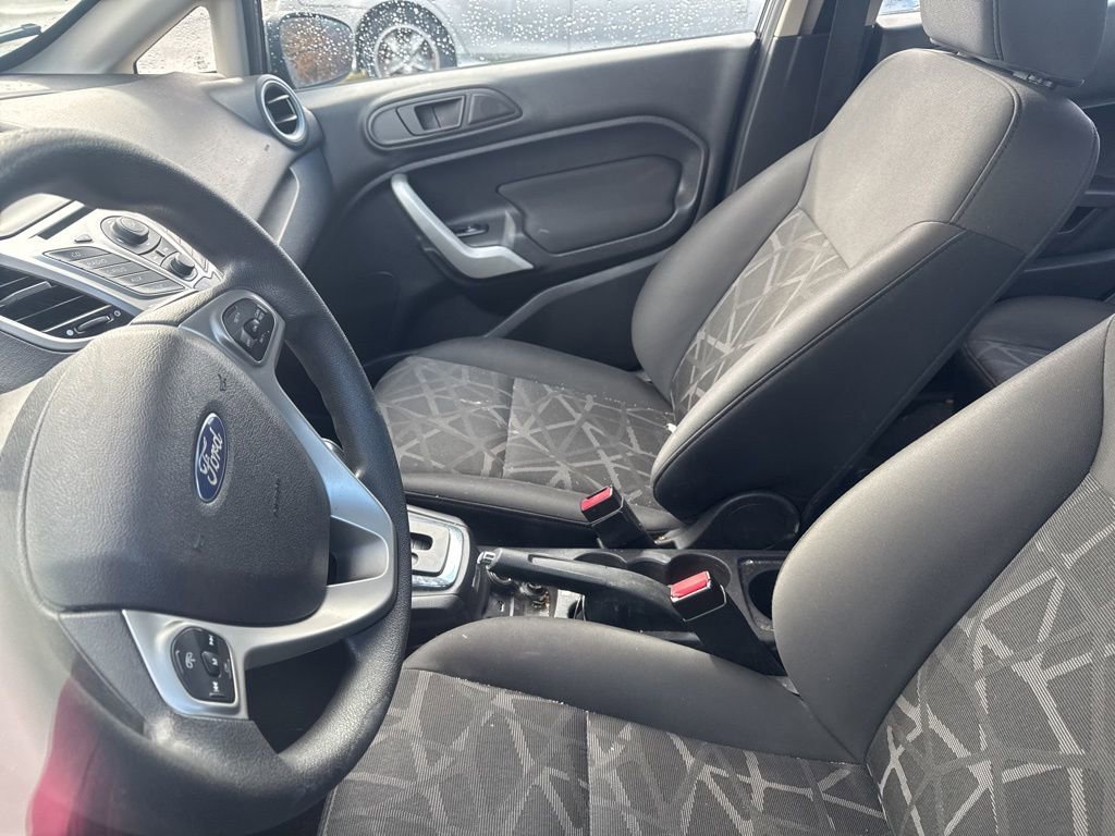 Used 2011 Ford Fiesta SE w/ 203A Rapid Spec Order Code image 6
