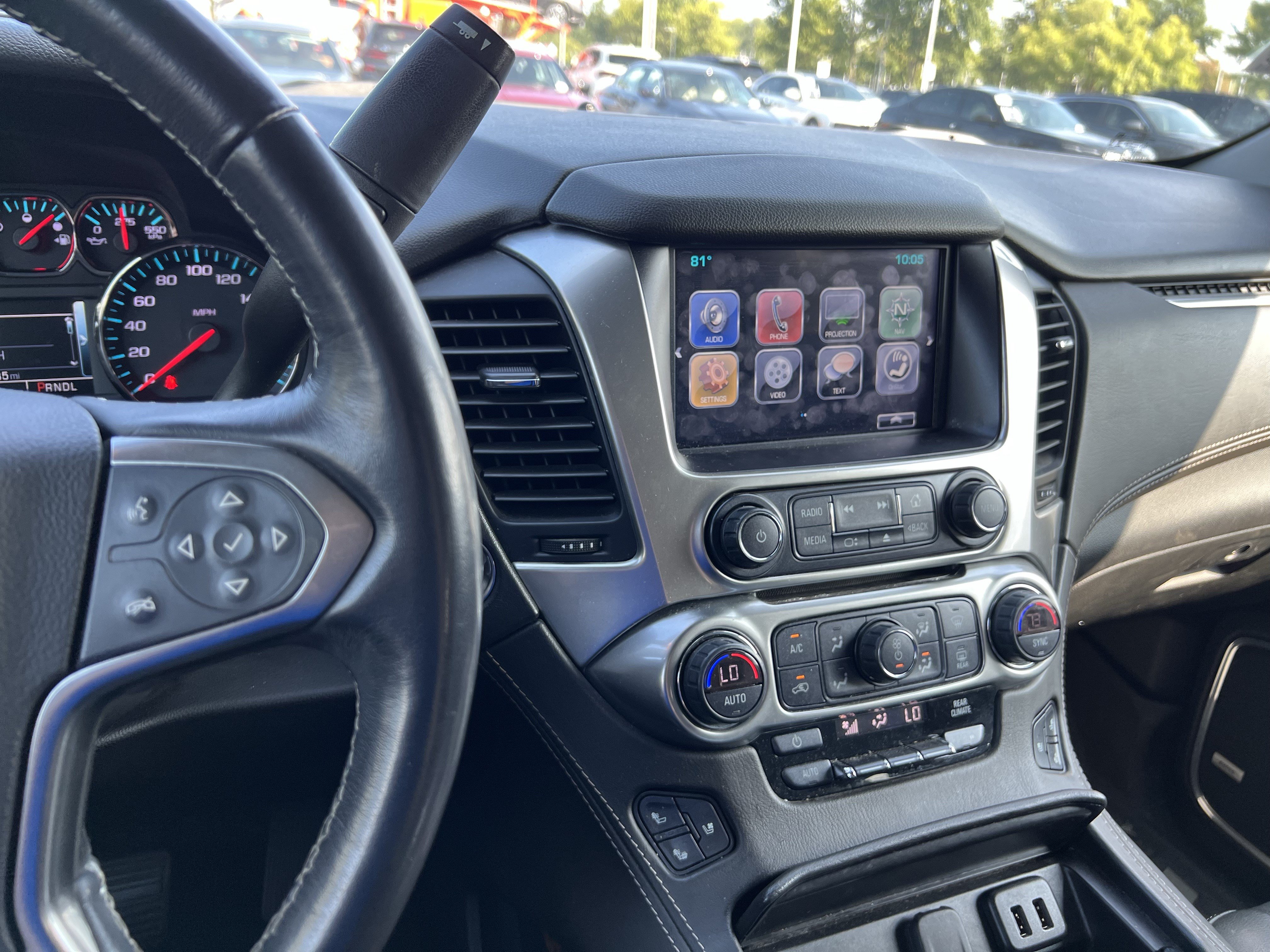 Used 2020 Chevrolet Suburban Premier AWD/4WD image 32