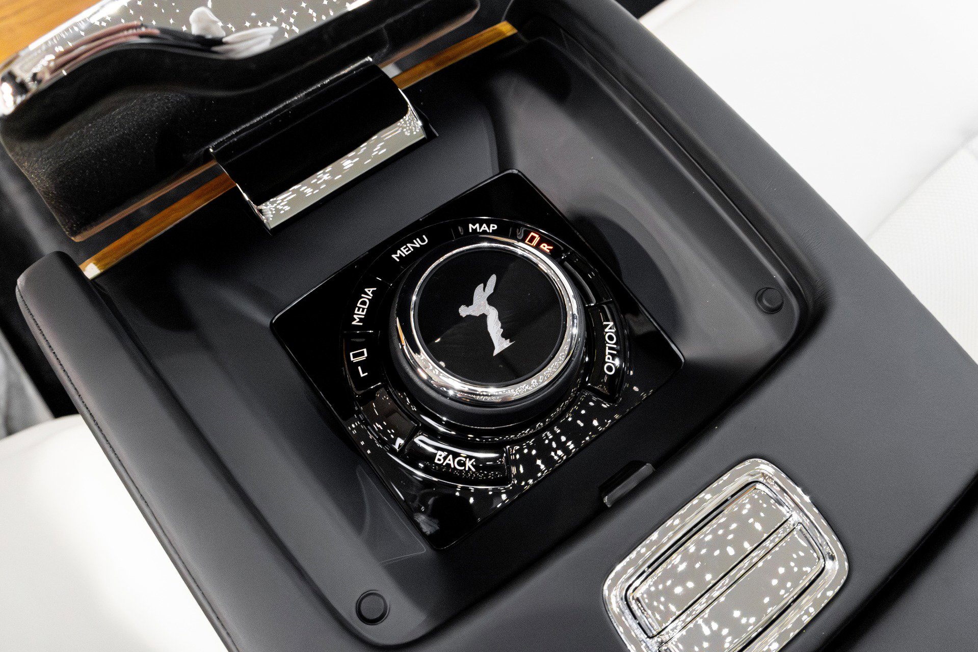 Used 2019 Rolls-Royce Phantom Sedan image 36