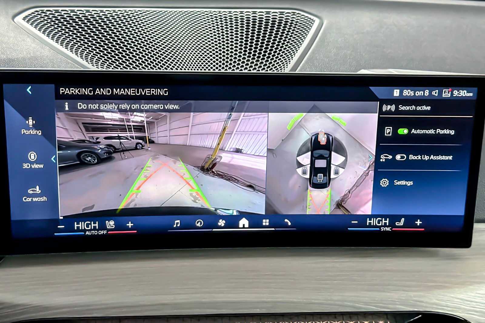 Used 2025 BMW 330i Sedan w/ Convenience Package image 19