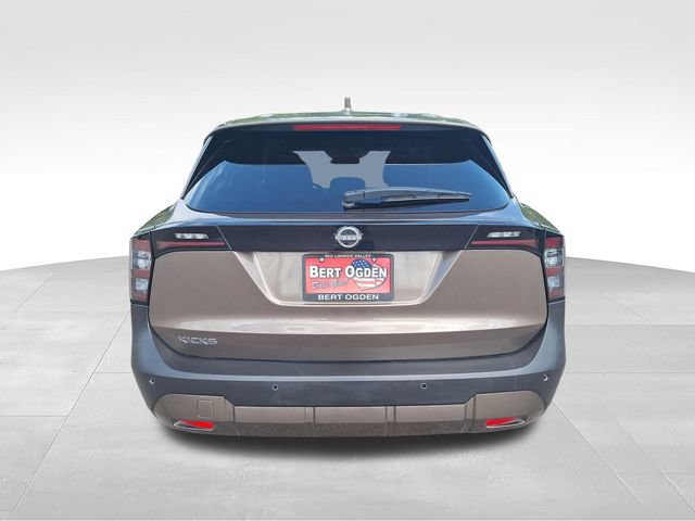 Certified 2025 Nissan Kicks SV w/ Charging Package FWD image 7