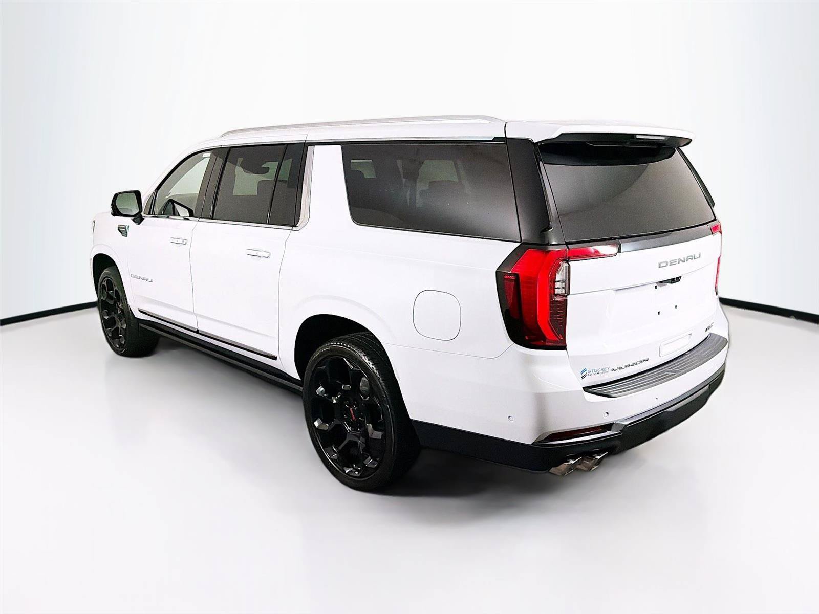 New 2026 GMC Yukon XL Denali Ultimate AWD/4WD image 9