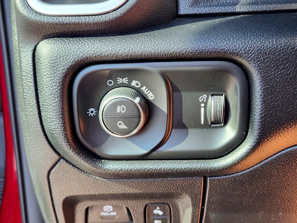 Used 2020 RAM 1500 Big Horn AWD/4WD image 23