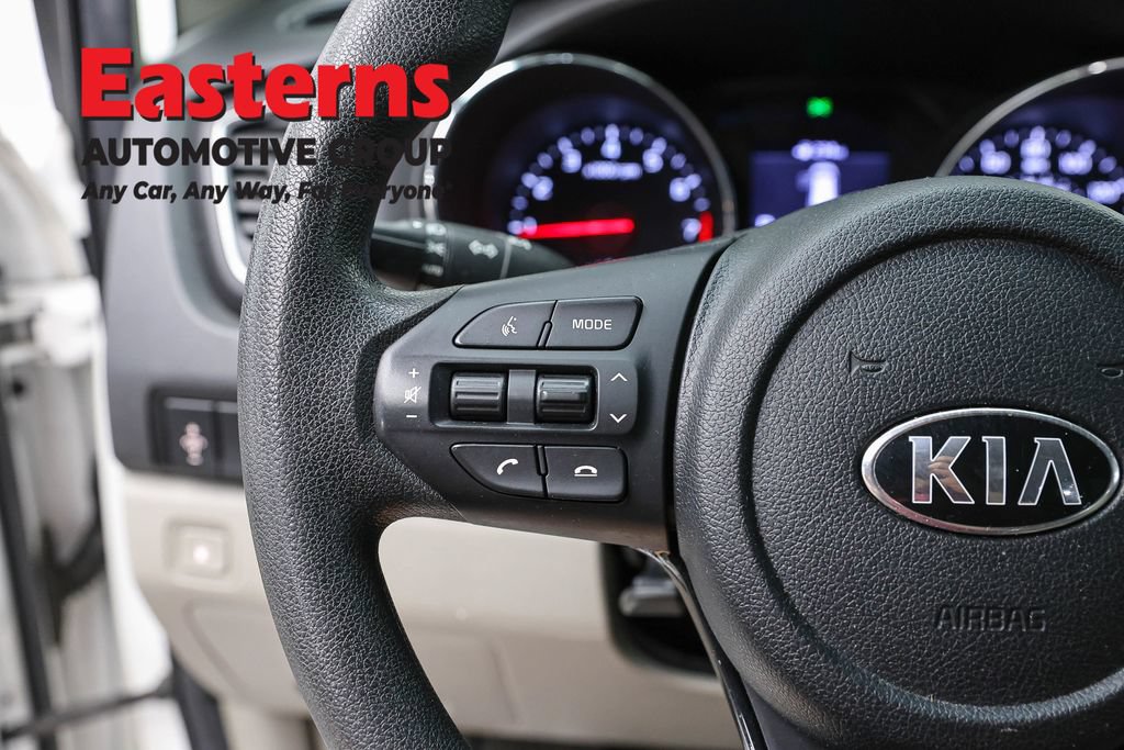 Used 2020 Kia Sedona LX FWD image 14