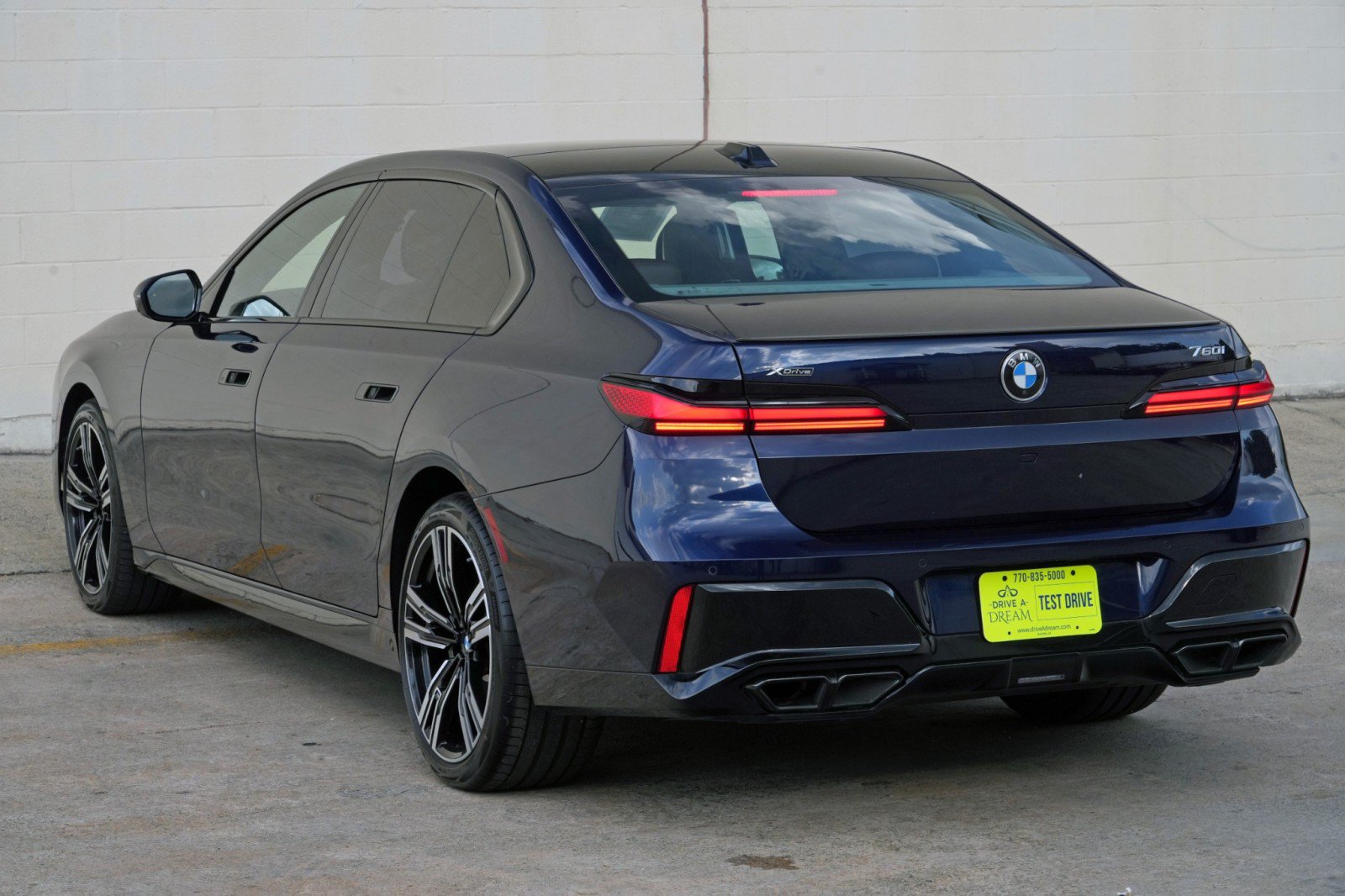 Used 2023 BMW 760i xDrive AWD/4WD image 54