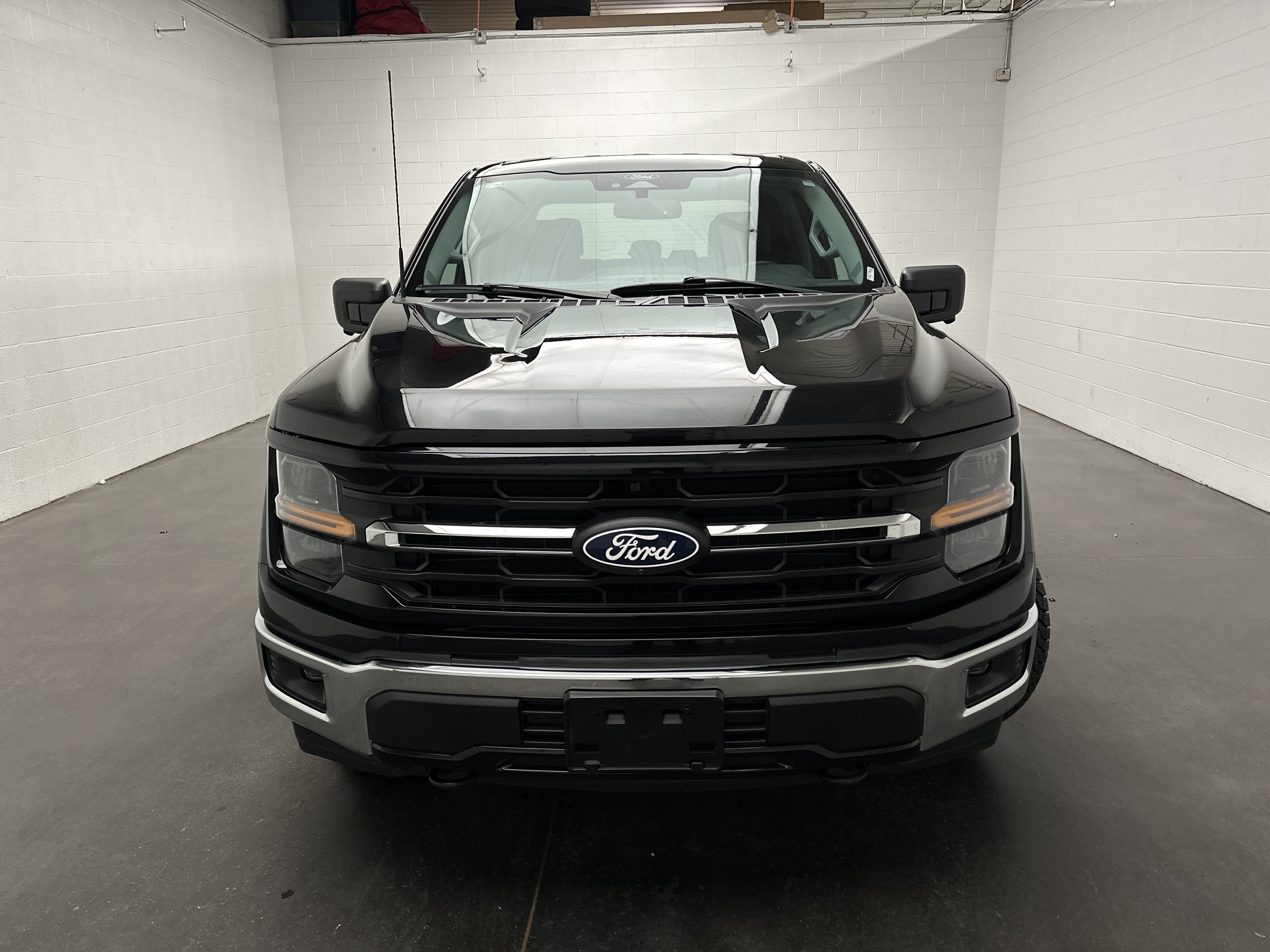 Used 2024 Ford F150 XLT AWD/4WD image 3