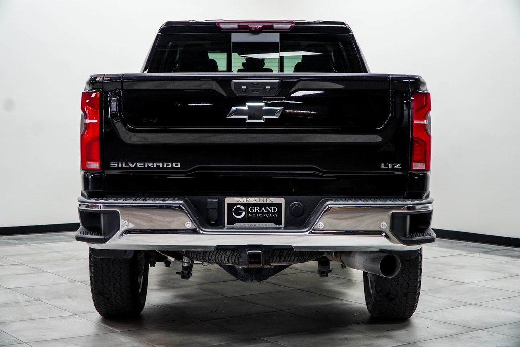 Used 2024 Chevrolet Silverado 3500 LTZ w/ LTZ Premium Package image 8