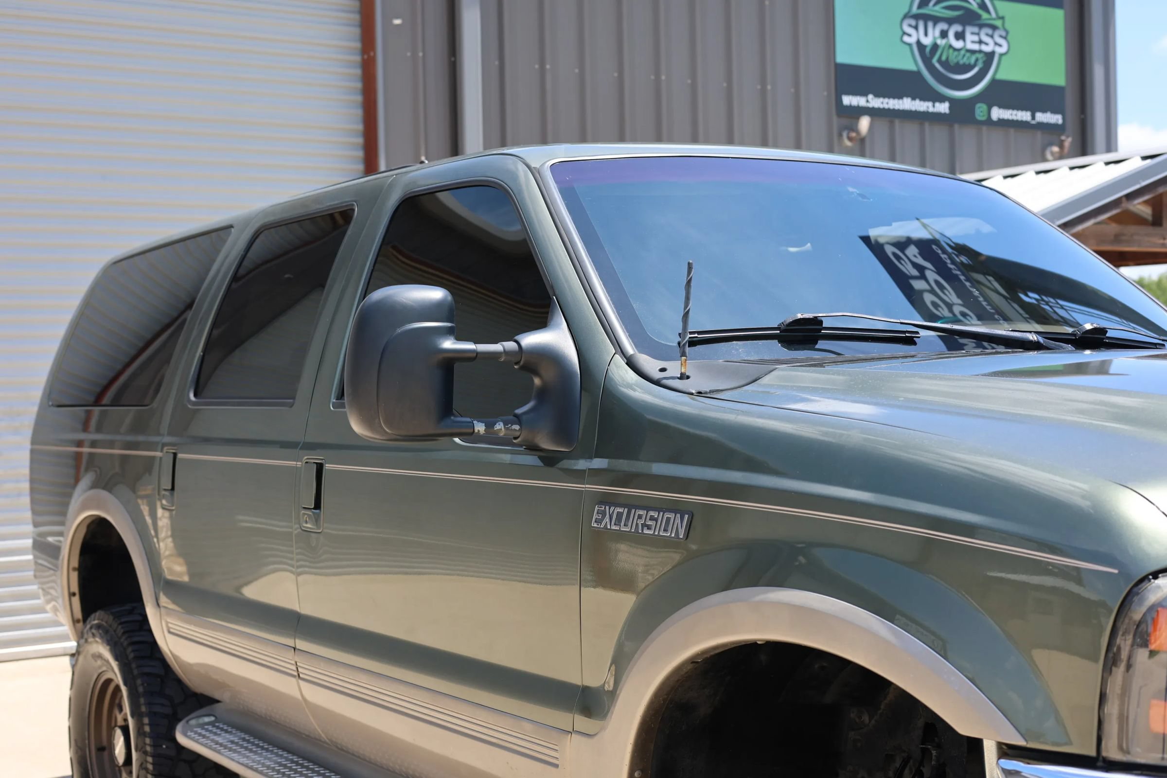 Used 2000 Ford Excursion Limited AWD/4WD image 15