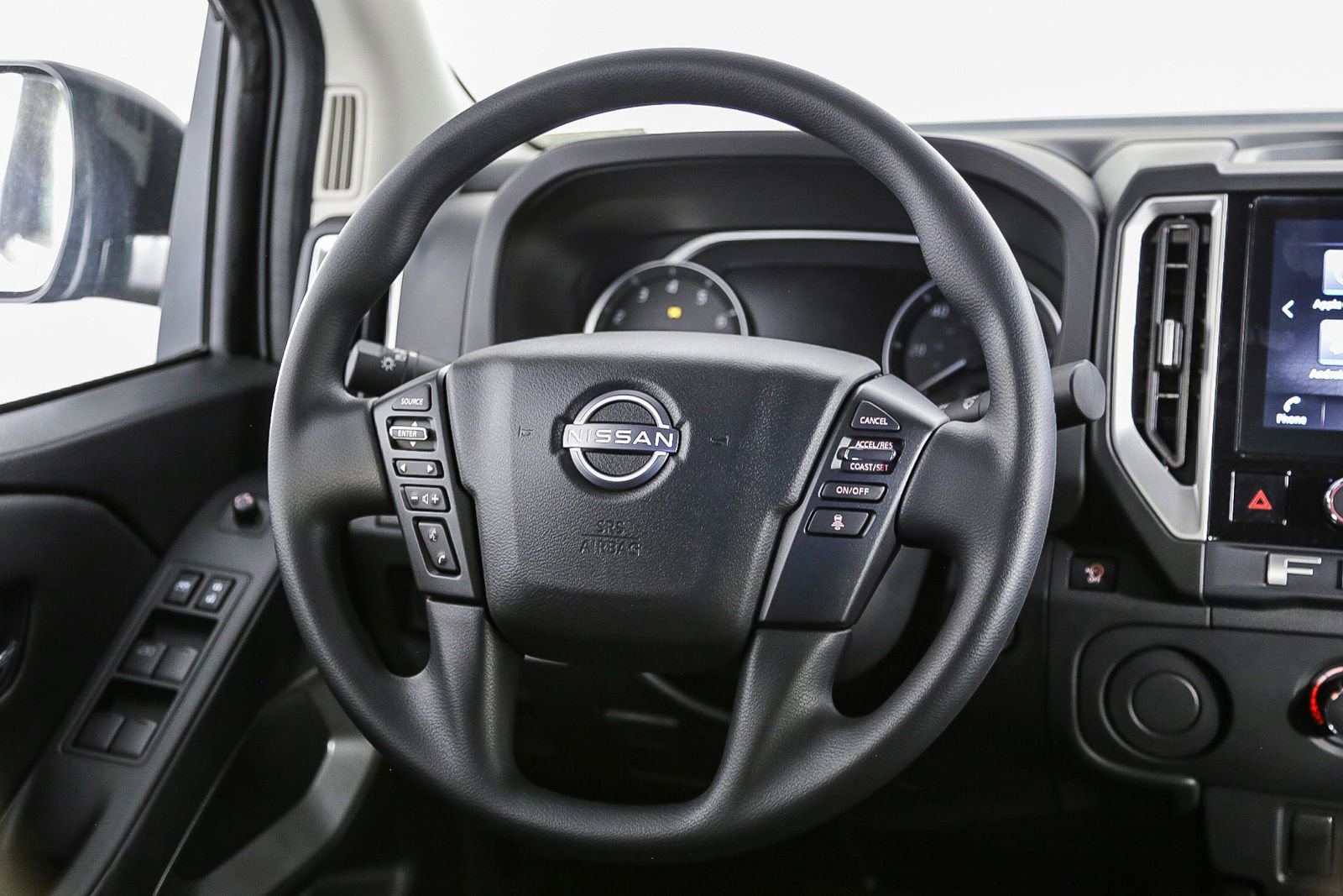 Certified 2025 Nissan Frontier SV image 17
