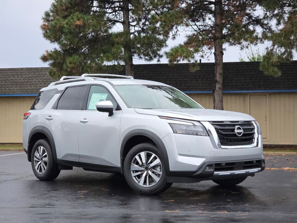 New 2025 Nissan Pathfinder SL w/ Lighting Package (N92)