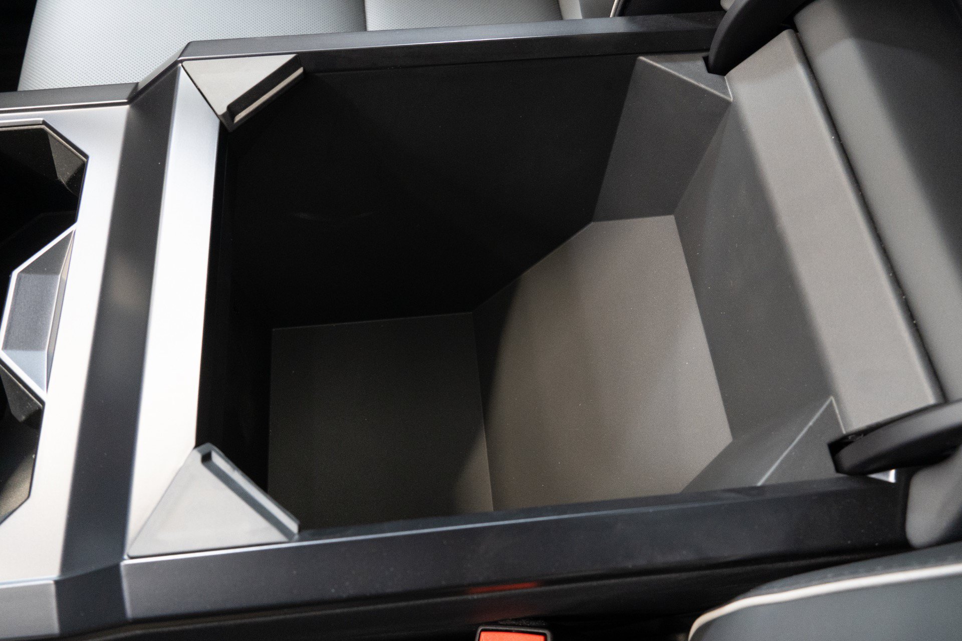 Used 2024 Tesla Cybertruck AWD Crew Cab image 20