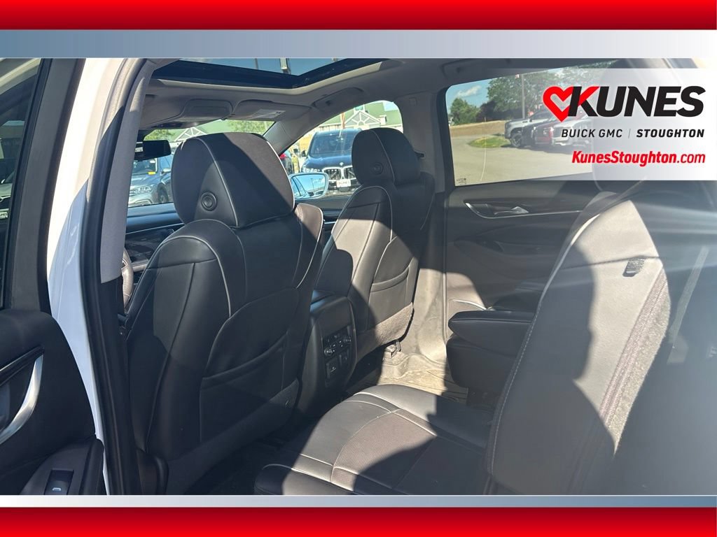 Used 2019 Buick Enclave Avenir w/ Avenir Technology Package AWD/4WD image 21