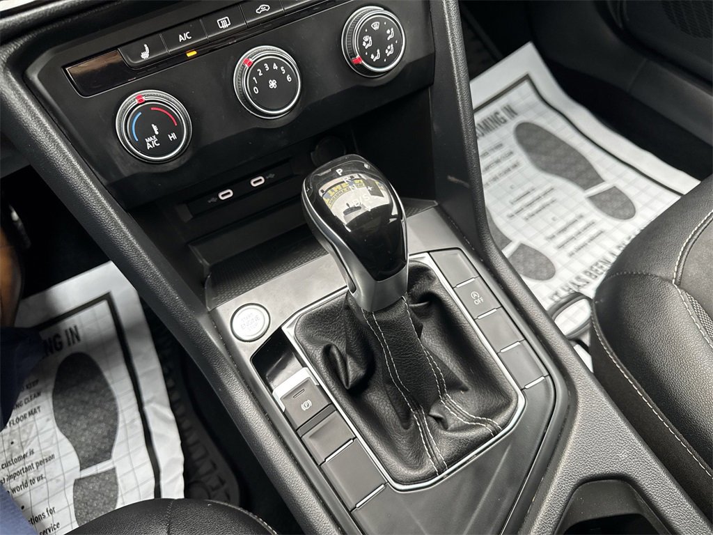 Used 2022 Volkswagen Taos SE w/ Panoramic Sunroof Package image 22