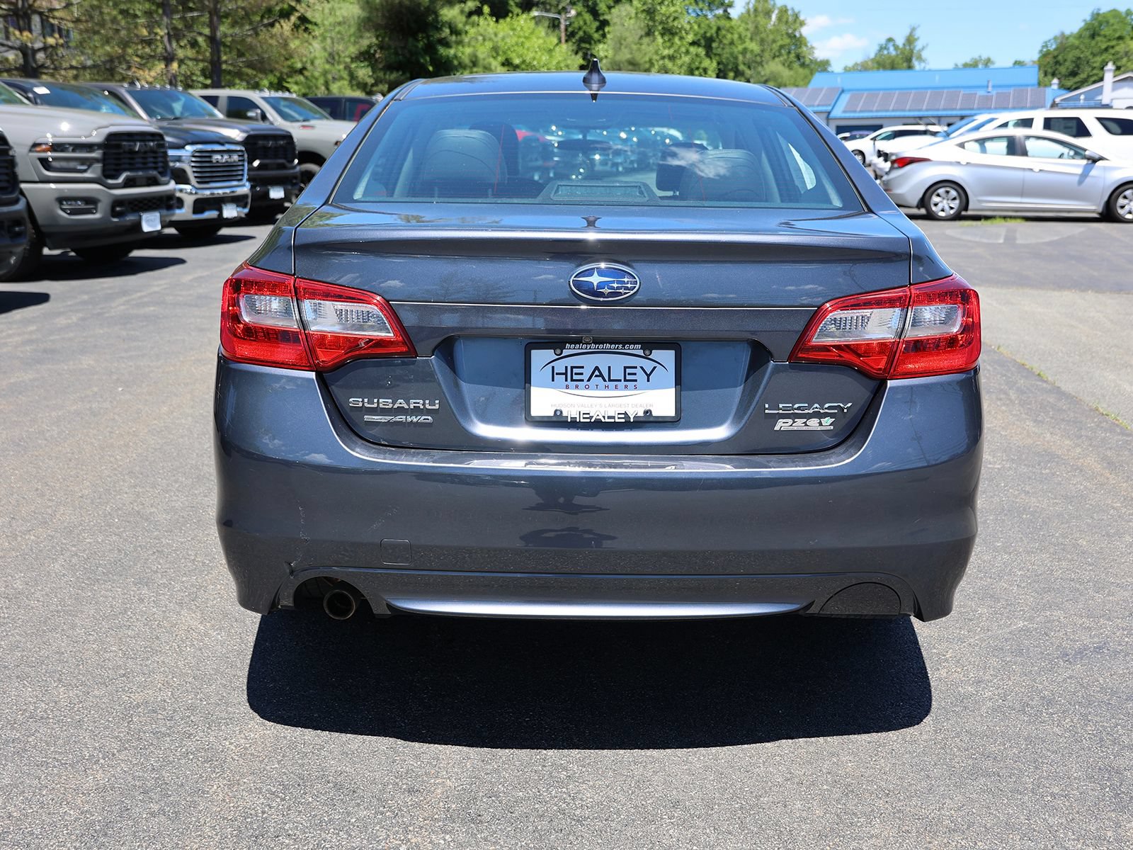 Used 2017 Subaru Legacy 2.5i Premium AWD/4WD image 6