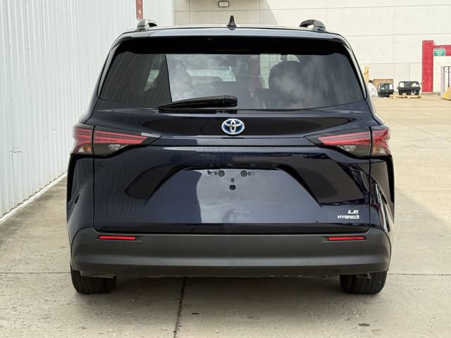 Used 2021 Toyota Sienna LE FWD image 5