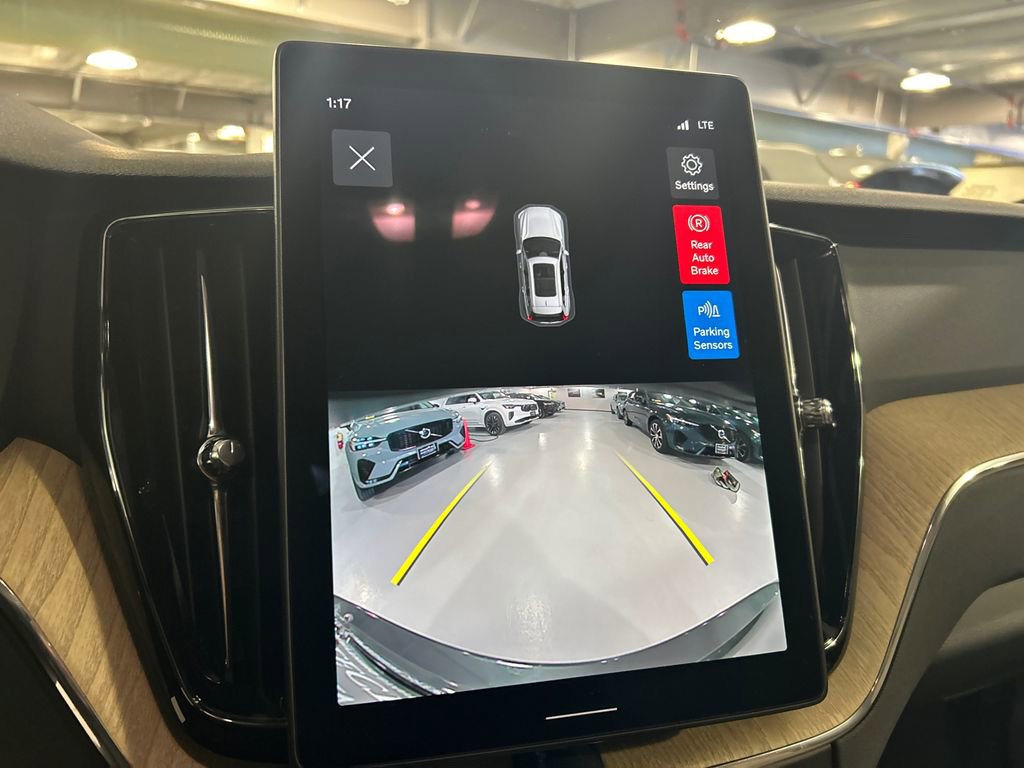 Used 2026 Volvo XC60 B5 Core w/ Climate Package image 17