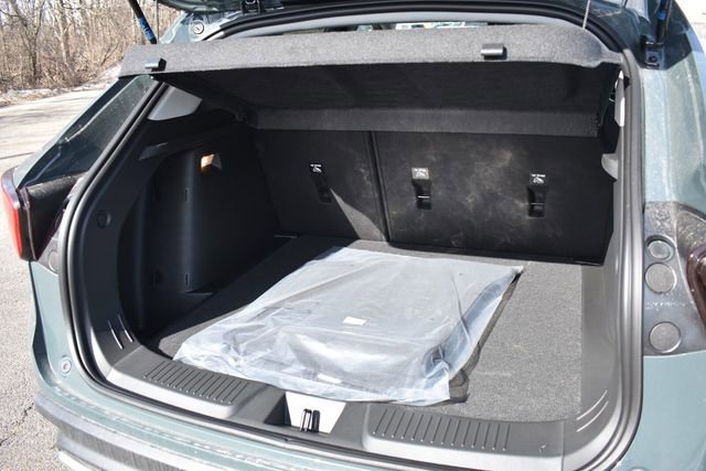 New 2026 Chevrolet Trax LT w/ LPO, Blackout Package image 17