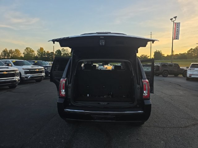 Used 2018 GMC Yukon Denali w/ Denali Ultimate Package AWD/4WD image 14