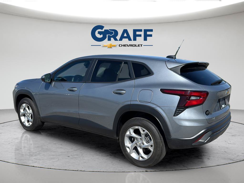 Used 2024 Chevrolet Trax LS w/ LS Convenience Package FWD image 14