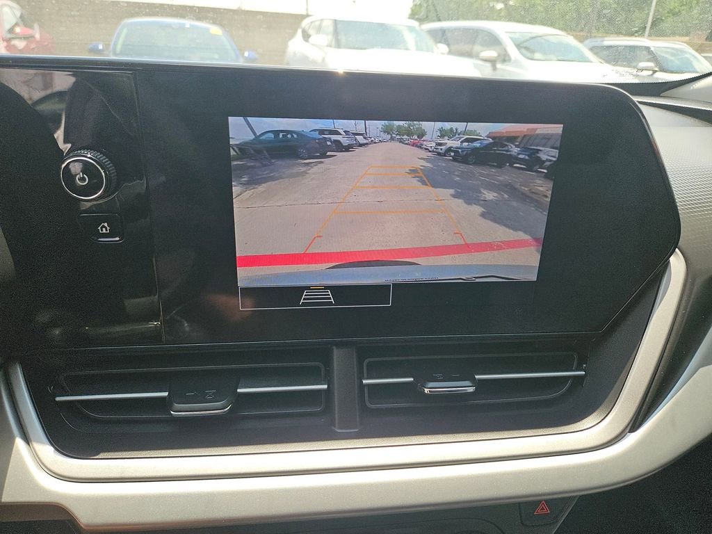 Used 2025 Chevrolet Trax LS FWD image 22