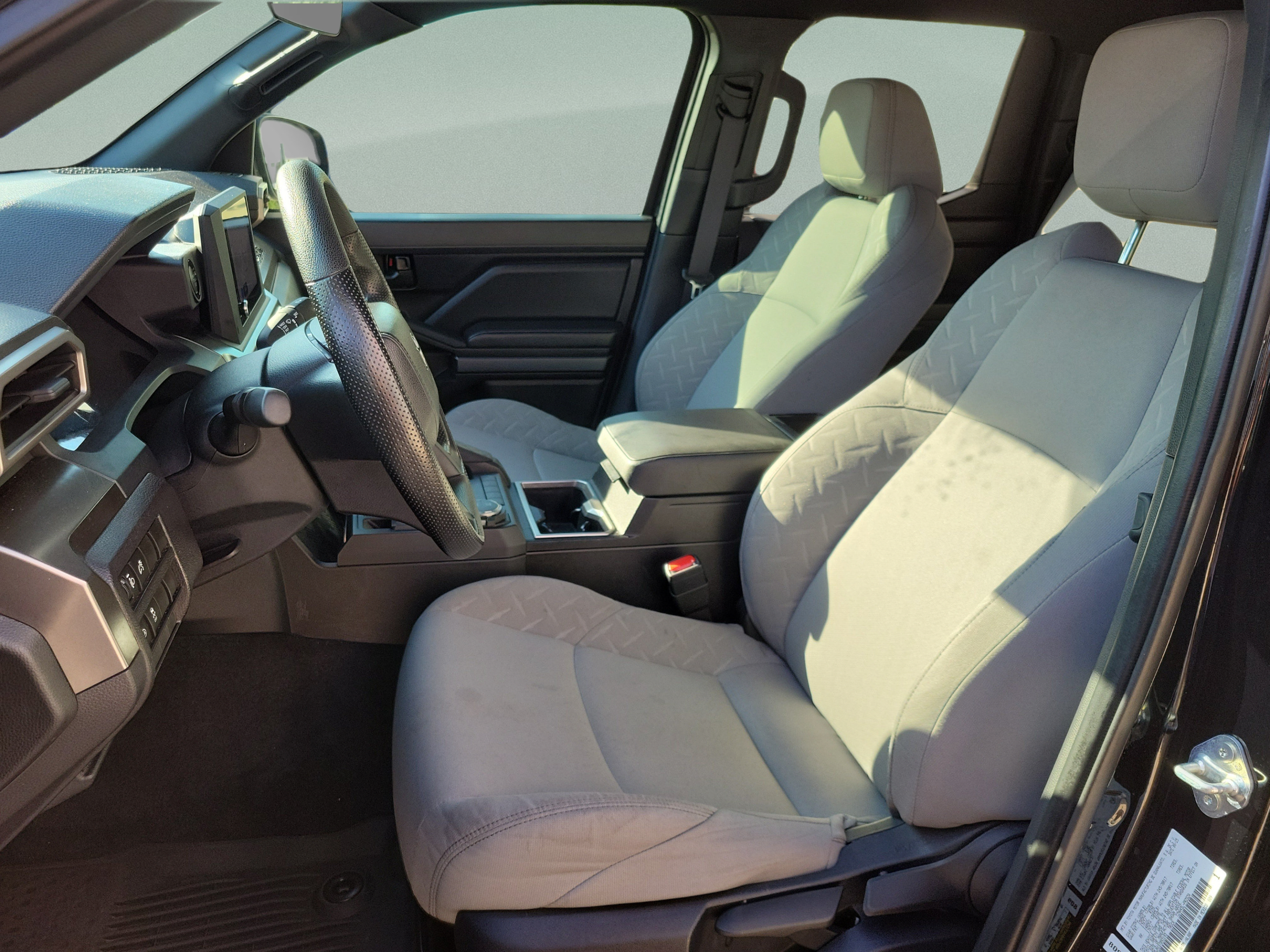 Certified 2025 Toyota Tacoma SR5 AWD/4WD image 10