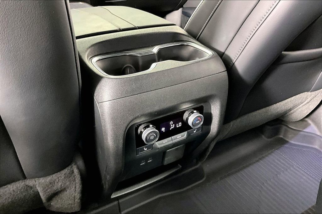 Certified 2025 Buick Enclave Avenir FWD image 9