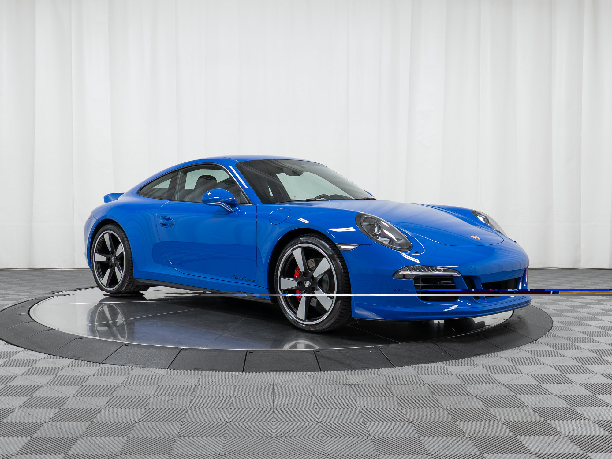 Certified 2016 Porsche 911 Carrera GTS RWD image 9