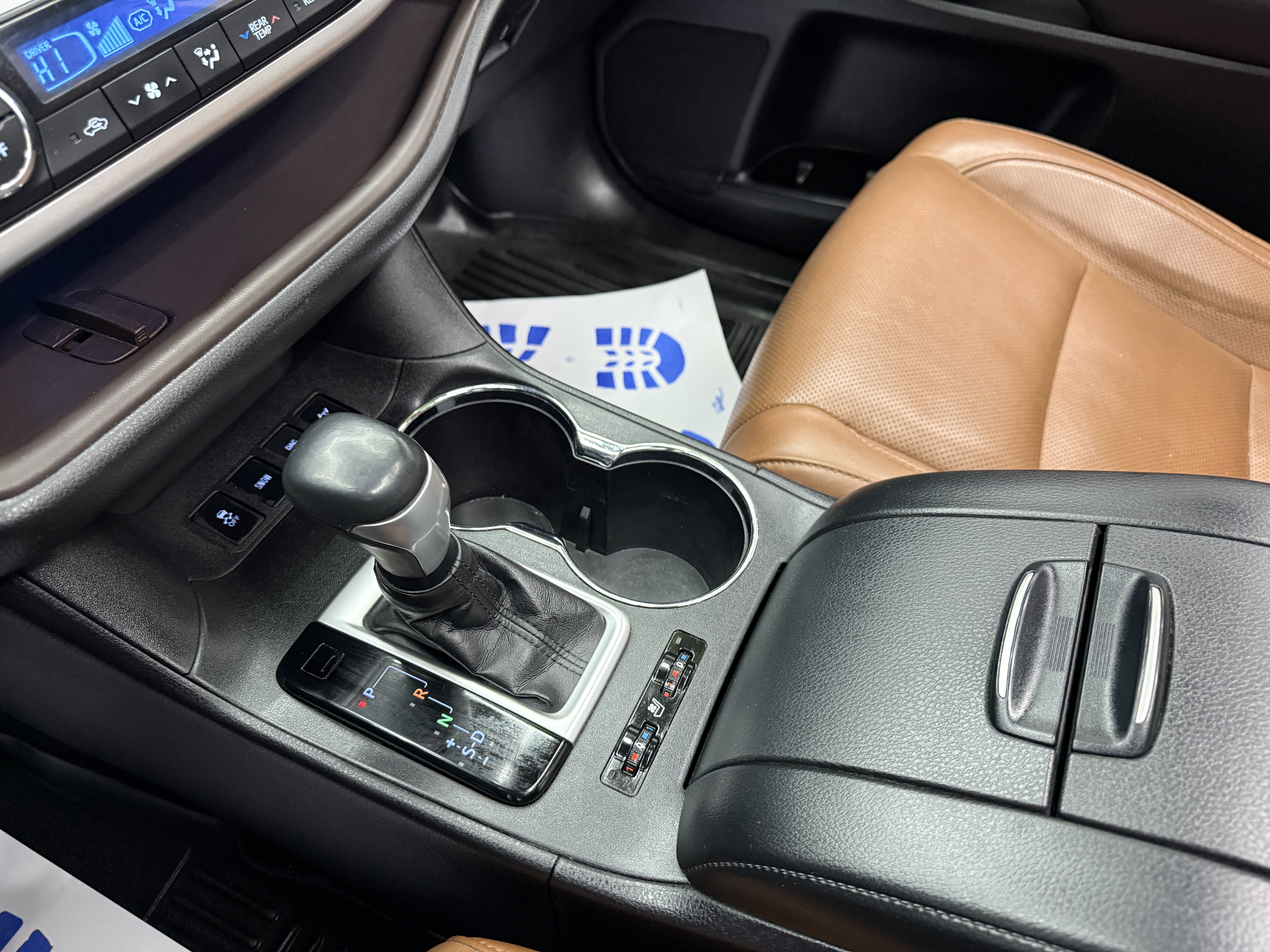 Used 2017 Toyota Highlander Limited image 19