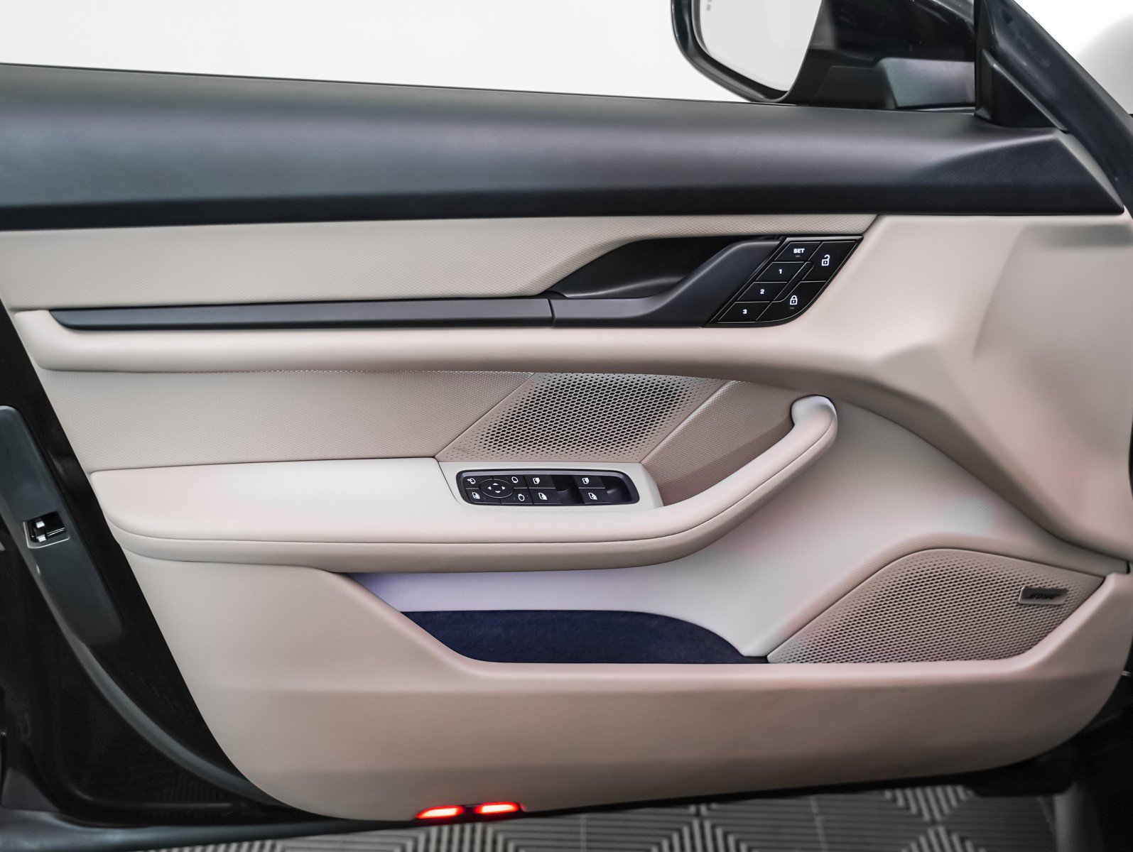 Certified 2024 Porsche Taycan 4S image 25