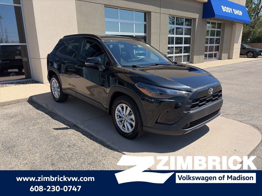 Used 2026 Toyota Corolla Cross LE FWD image 1