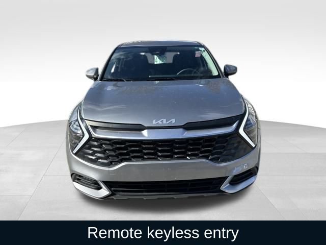 Used 2025 Kia Sportage LX image 2