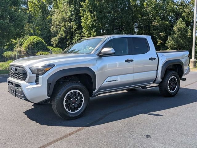 Used 2024 Toyota Tacoma TRD Off-Road AWD/4WD image 5